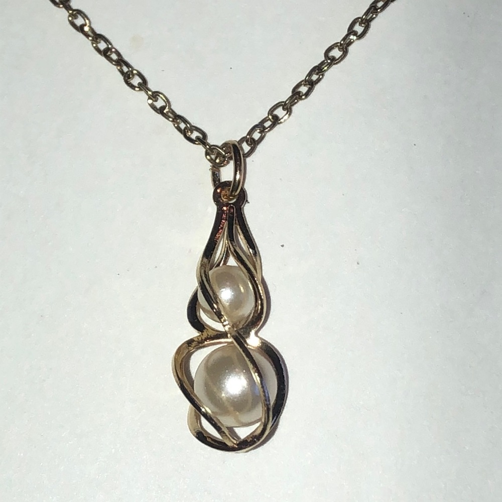 Vintage Gold Tone Faux Pearl Dainty Boho Pendant Necklace